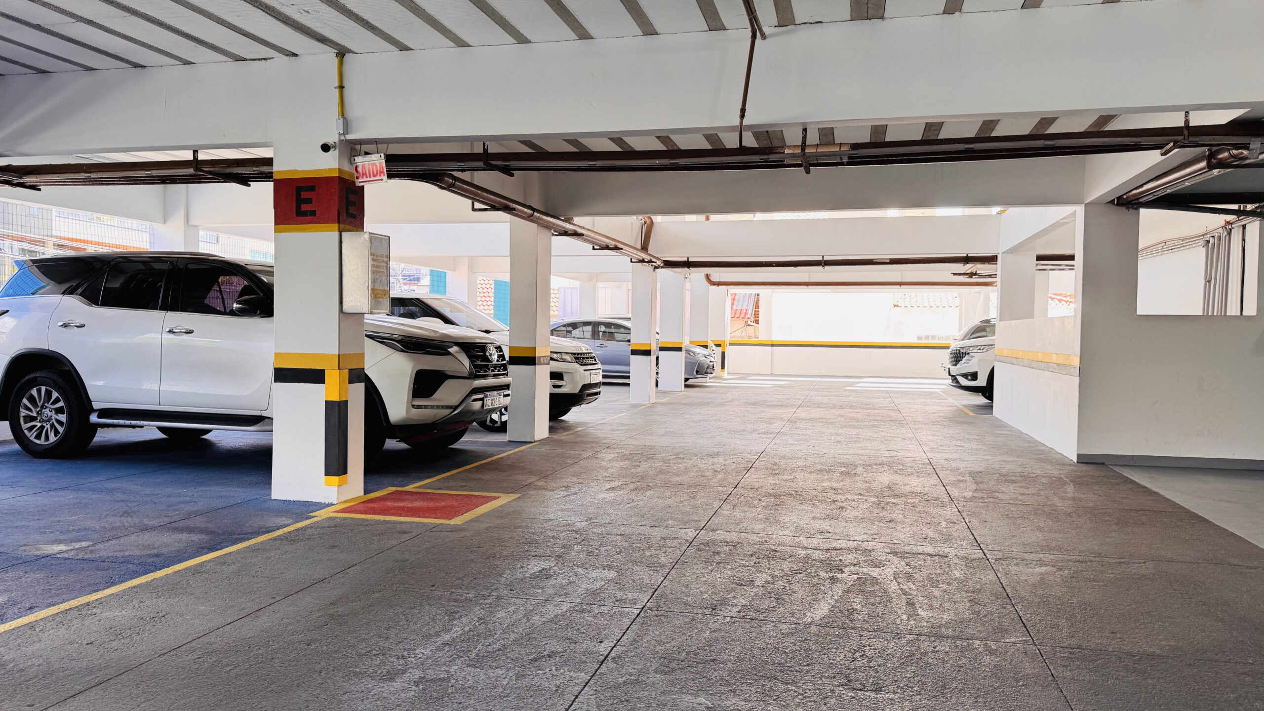 Garagem coberta — Express Floripa Residence