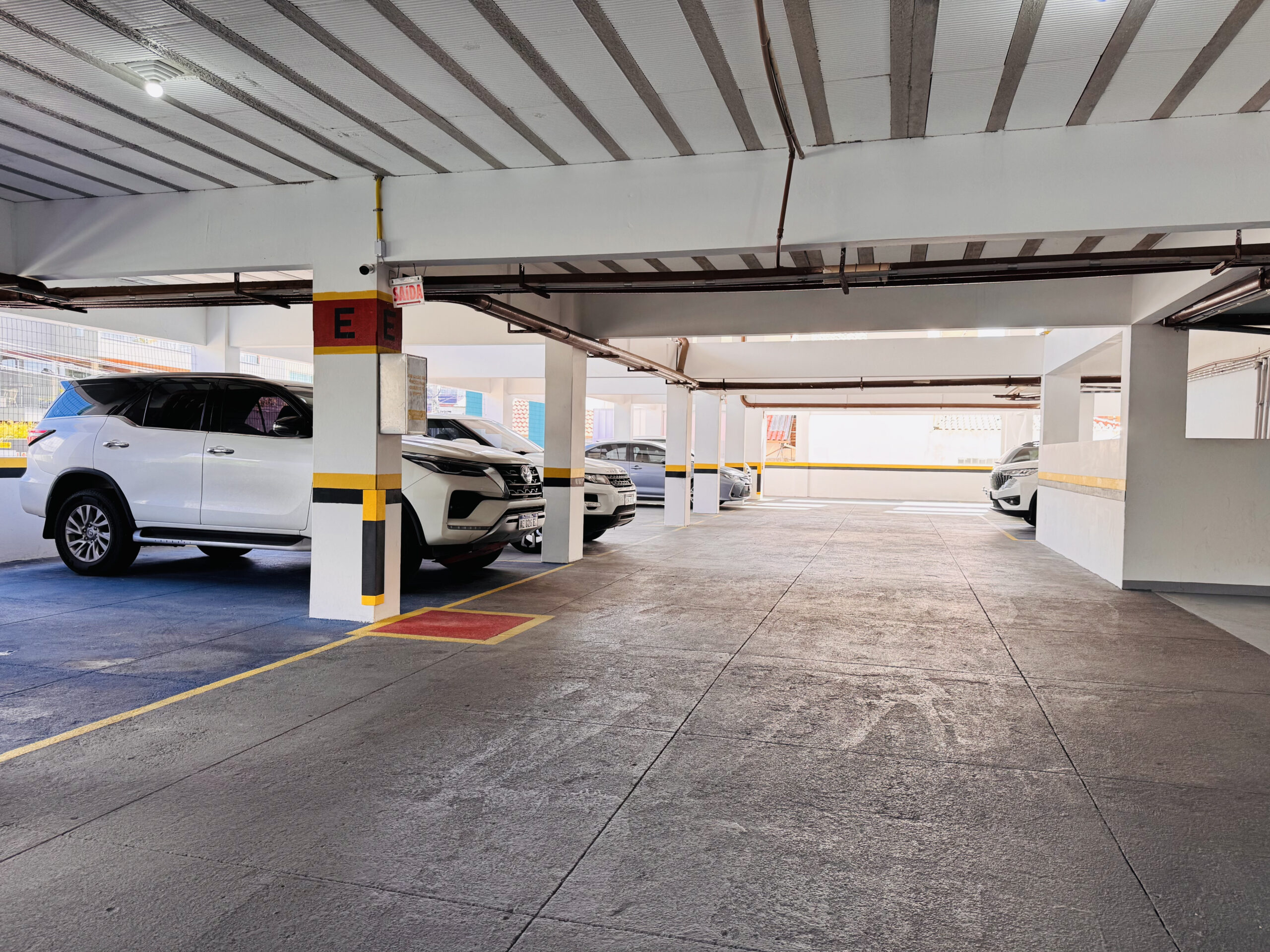 Garagem coberta — Express Floripa Residence