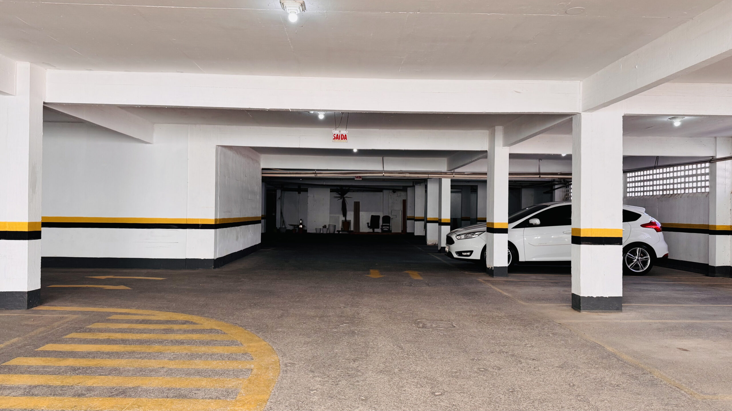 Garagem coberta — Express Floripa Residence