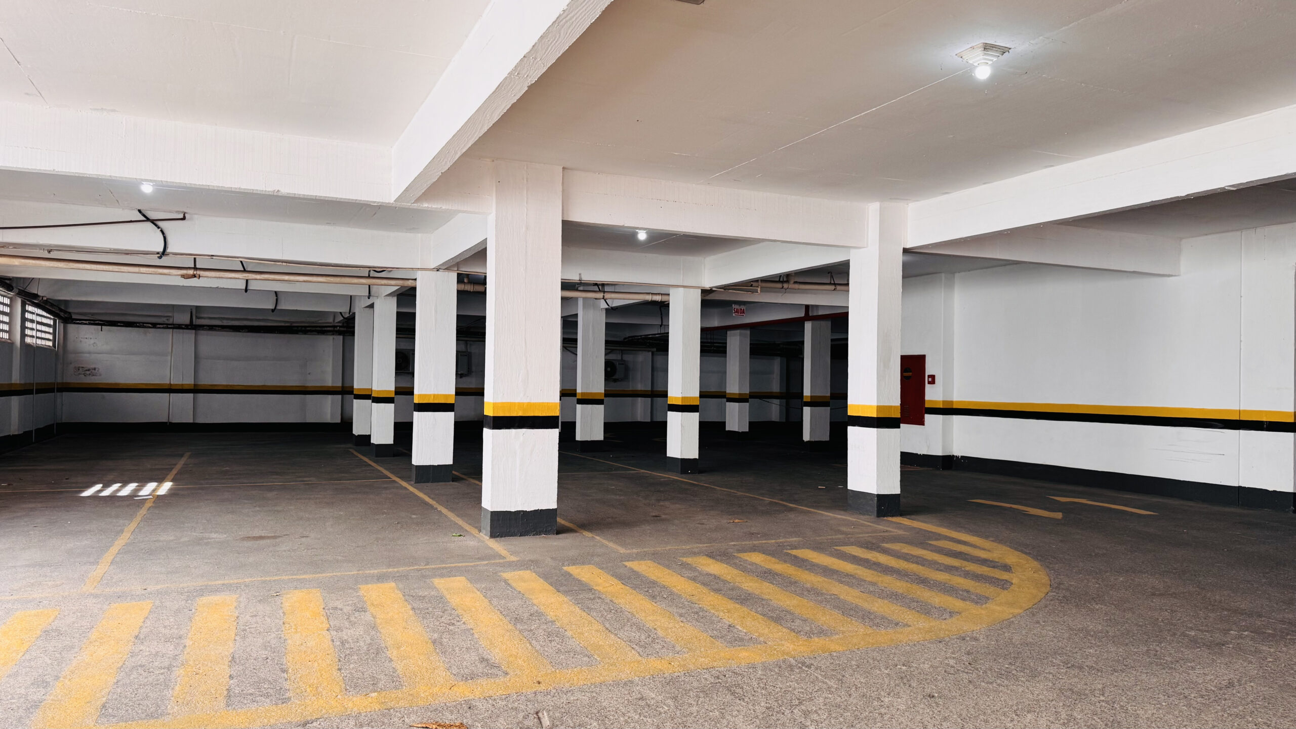 Garagem coberta — Express Floripa Residence